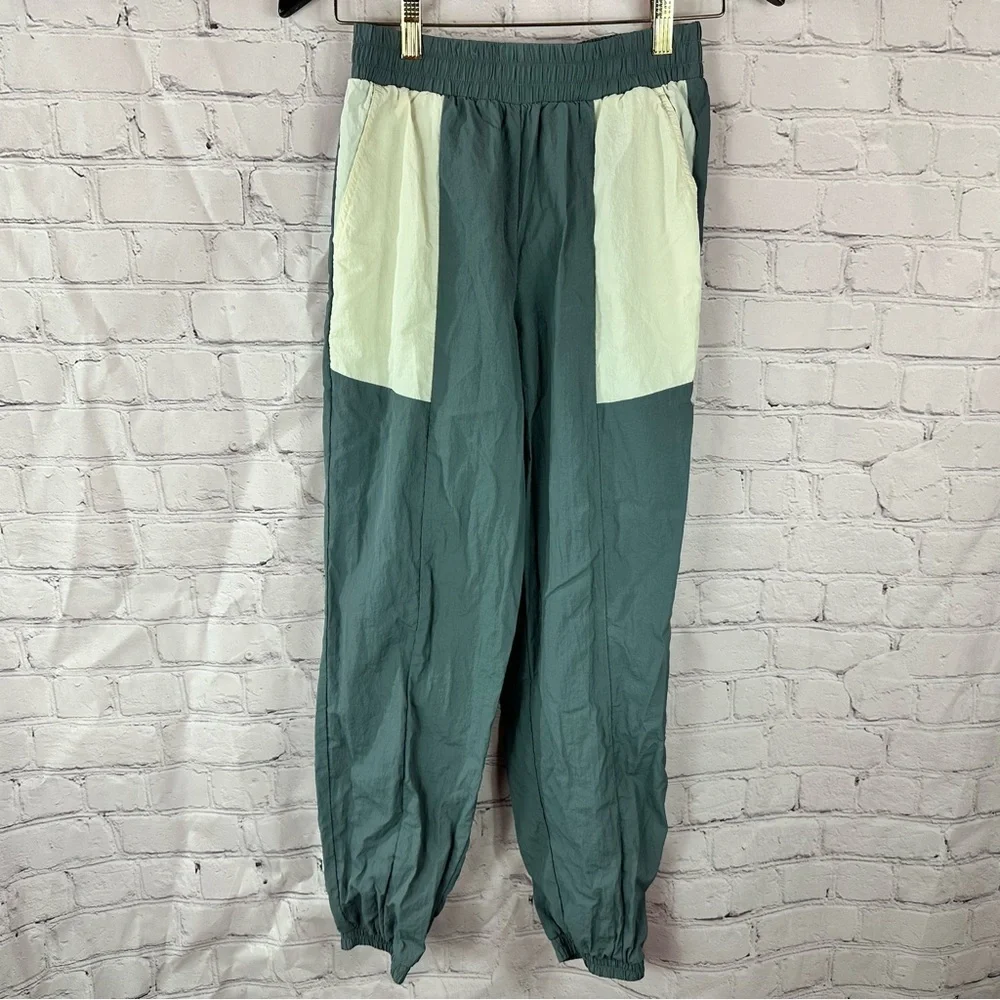 Fabletics Gray Jogger track windbreaker Pants womens XS activewear workout